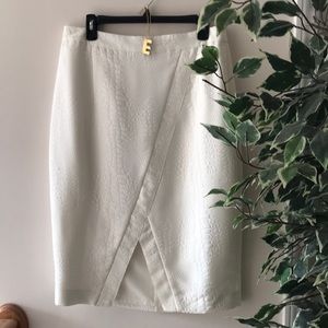 🤍 White JLO Snake-print Skirt with Front Split 🤍